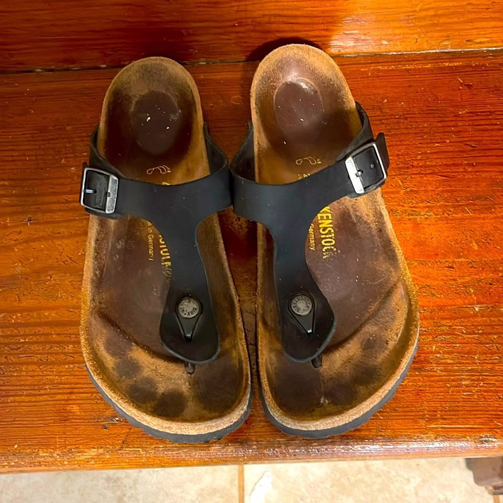 Birkenstock Gizeh Leather Sandals